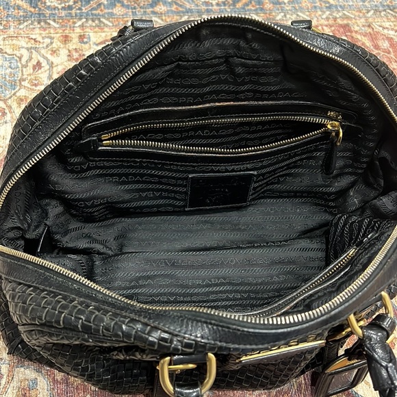 Authentic Prada handbag - Picture 2 of 5